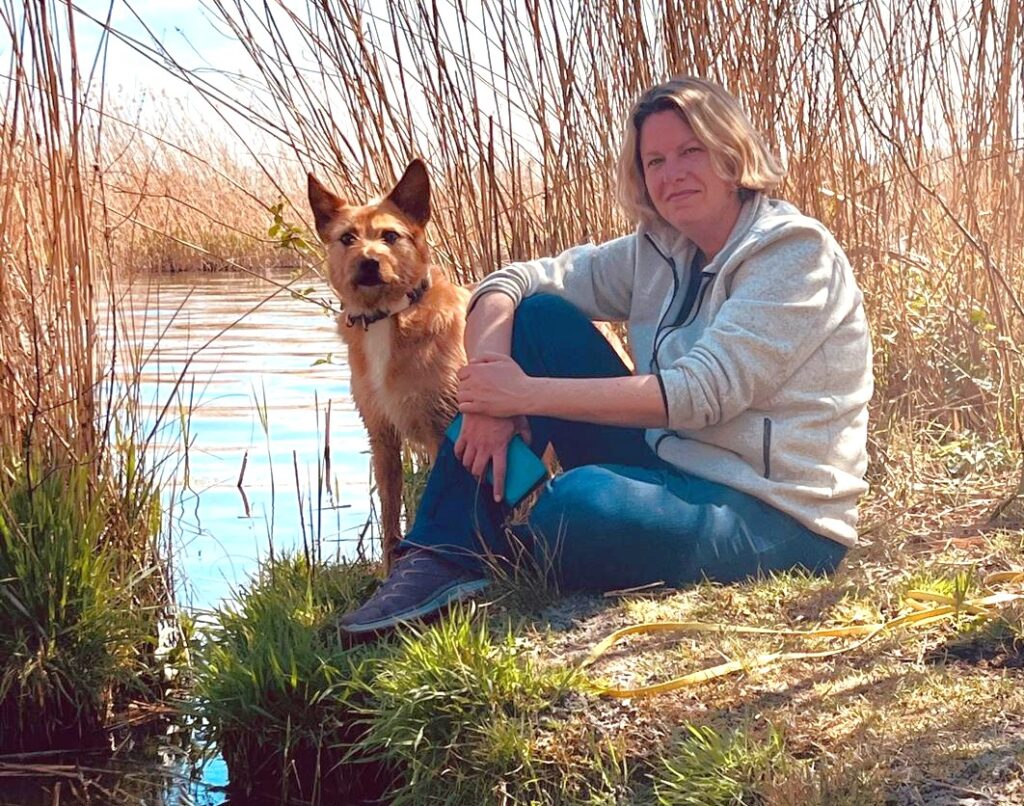 Annemiek Lenstra Together We - Samen met mijn hond ontspannen aan de waterkant
